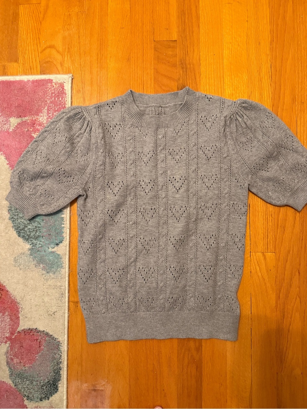 Gray sweater short sleeve top with bubble sleeve size M